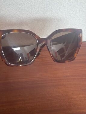 FENDI Tortoiseshell Oversized Polarized Women's Sunglasses - Brown